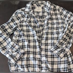 American Eagle Outfitters White & Black Plaid Flannel Shirt - Women's Button-Up